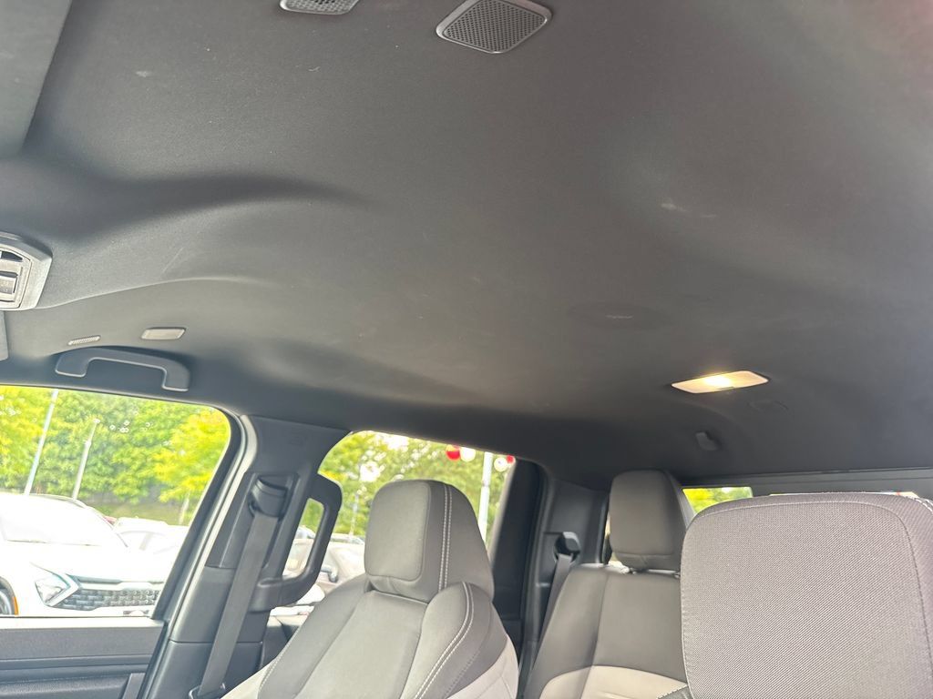 Used 2026 Toyota Tacoma TRD Sport w/ TRD Sport Upgrade Package AWD/4WD image 17