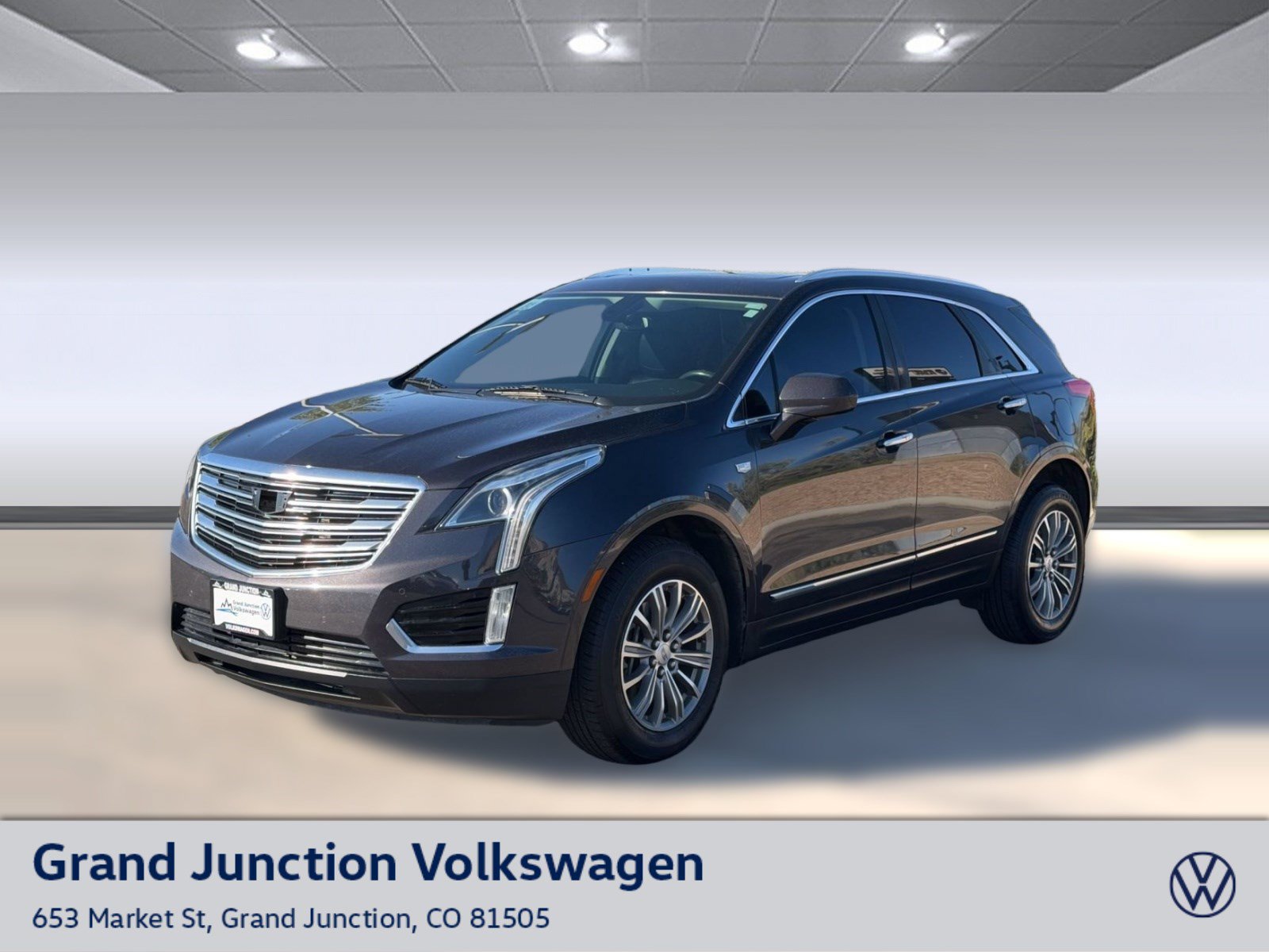 Used 2017 Cadillac XT5 Luxury FWD image 1