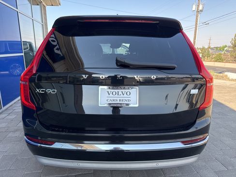 Used 2022 Volvo XC90 T8 Inscription image 6