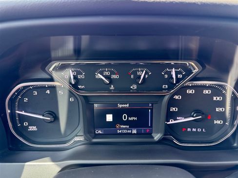 Used 2022 GMC Sierra 1500 AT4 w/ AT4 Premium Package image 15