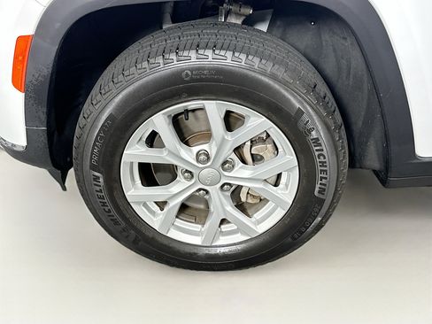 Used 2023 Jeep Grand Cherokee L Limited AWD/4WD image 11