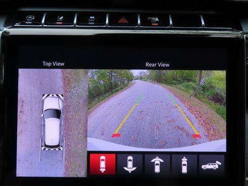 New 2025 Jeep Grand Cherokee Limited w/ Luxury Tech Group II image 8