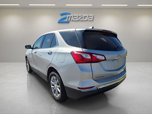 Used 2020 Chevrolet Equinox LT w/ Driver Convenience Package image 3