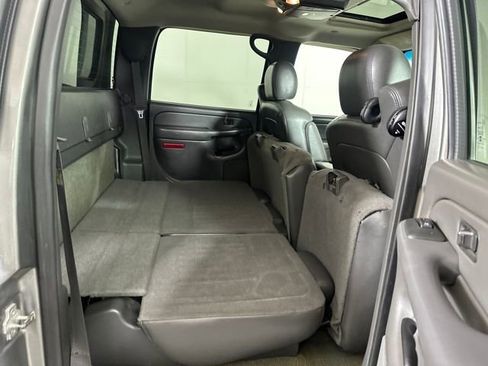 Used 2006 Chevrolet Silverado 2500 LT w/ Heavy-Duty Power Package image 27