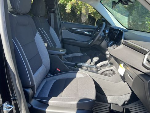 New 2026 Chevrolet TrailBlazer LT w/ LT Cold Weather Package FWD image 30