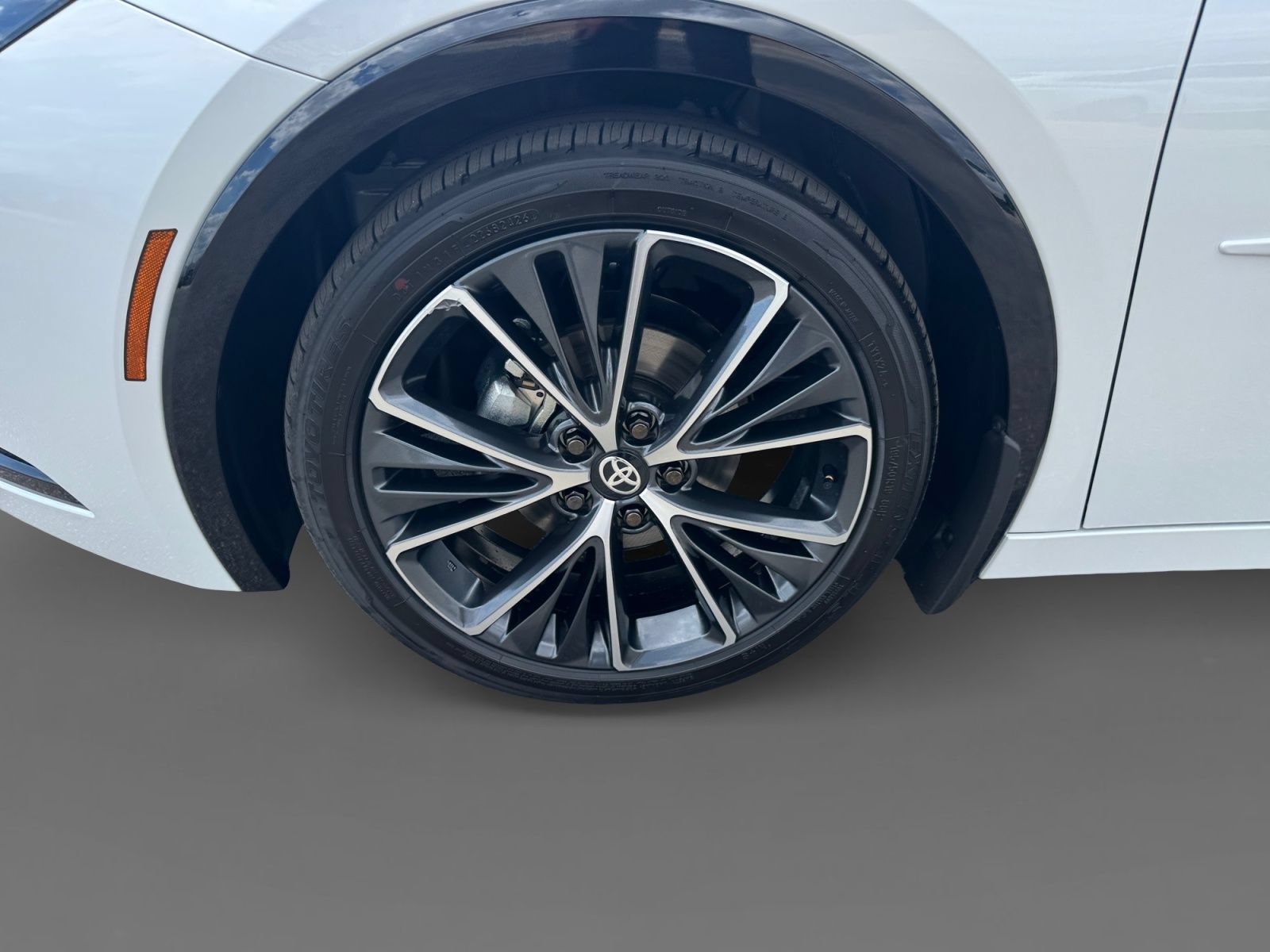New 2027 Toyota Prius Limited FWD image 14