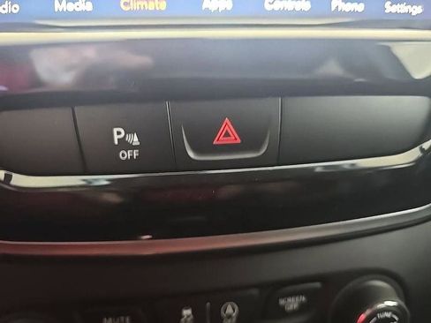 Used 2019 Jeep Cherokee Limited AWD/4WD image 23