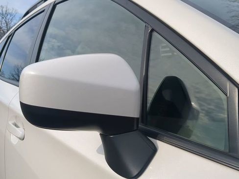 Used 2019 Subaru Crosstrek 2.0i Premium w/ Eyesight System image 11