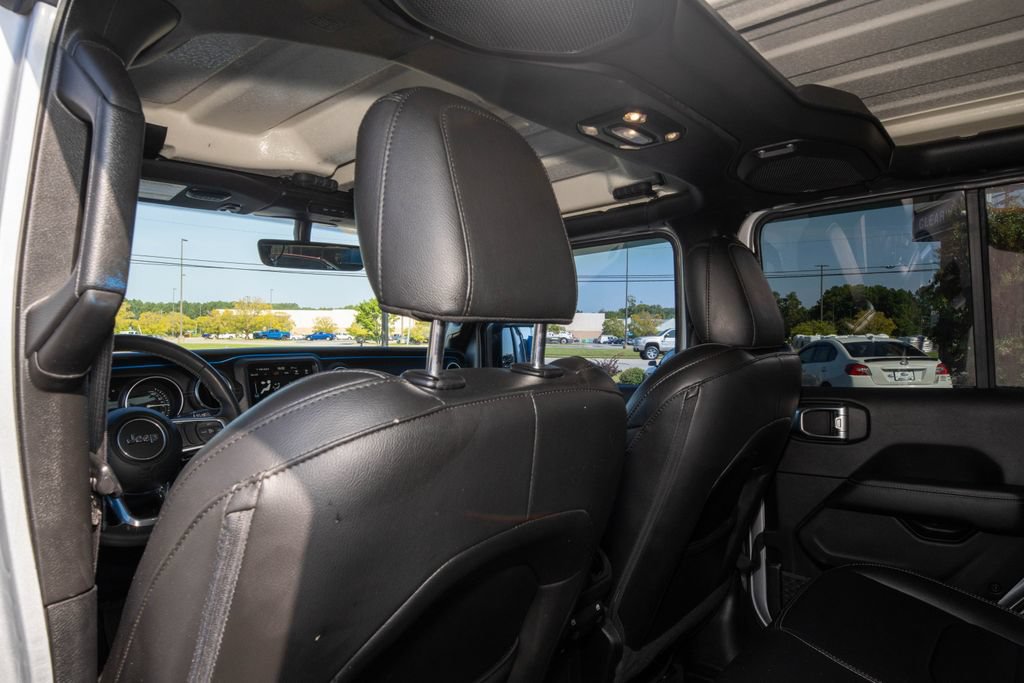 Used 2023 Jeep Wrangler Unlimited Sahara AWD/4WD image 16