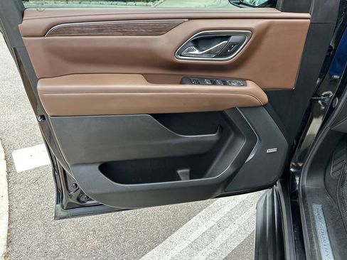 Used 2023 Chevrolet Tahoe High Country AWD/4WD image 17