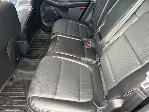 Used 2020 Ford Escape Titanium image 13