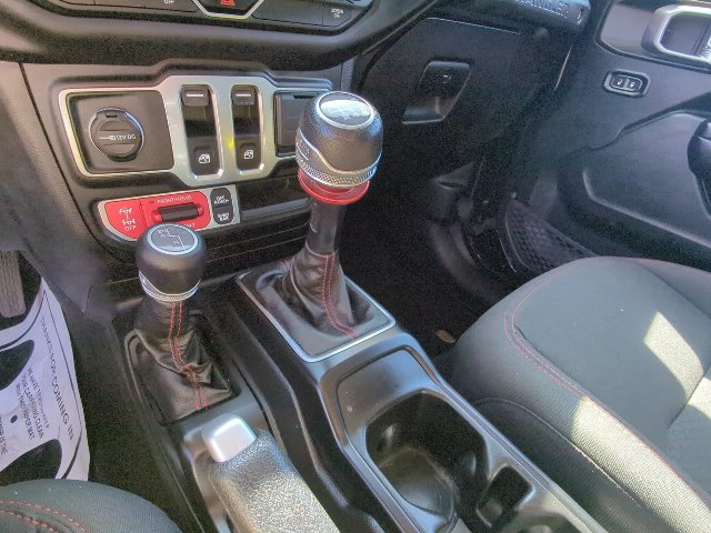 Used 2021 Jeep Wrangler Rubicon w/ Cold Weather Group AWD/4WD image 19