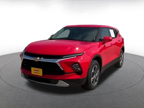 Used 2025 Chevrolet Blazer LT FWD image 6