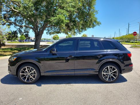Used 2021 Audi Q7 3.0T Premium Plus w/ Premium Plus Package AWD/4WD image 7