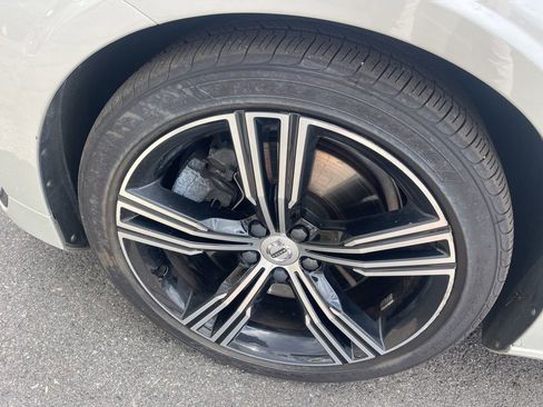 Used 2020 Volvo S60 T6 Inscription image 12