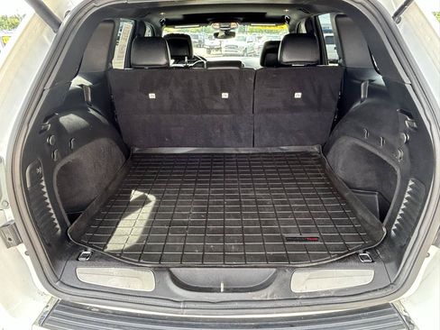 Used 2018 Jeep Grand Cherokee Limited AWD/4WD image 17
