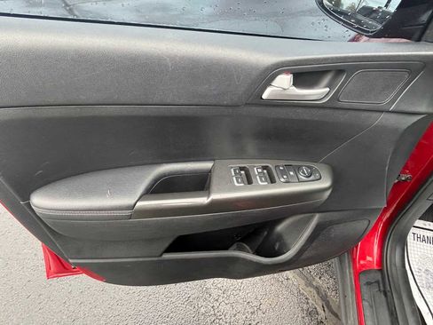 Used 2017 Kia Sportage LX image 16