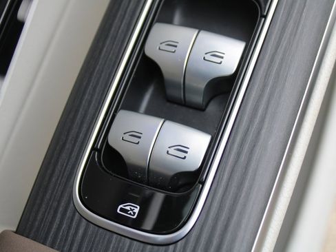 Certified 2023 Mercedes-Benz EQS 580 4MATIC SUV image 19