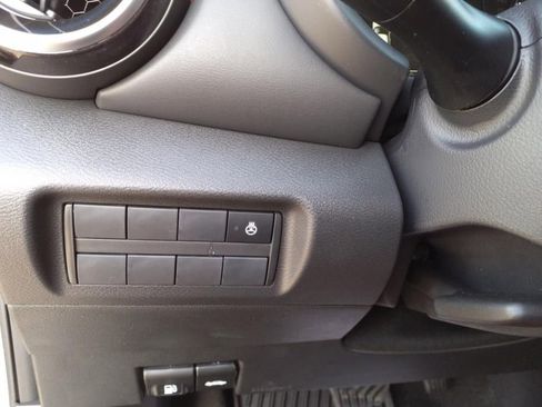 Used 2023 Nissan Kicks SR w/ SR Premium Package FWD image 18