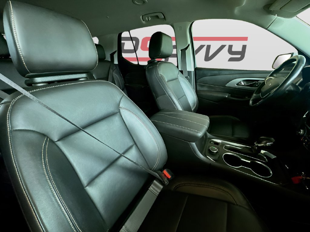 Used 2021 Chevrolet Traverse RS FWD image 30