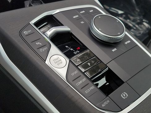 Certified 2024 BMW 330i Sedan w/ Convenience Package RWD image 27