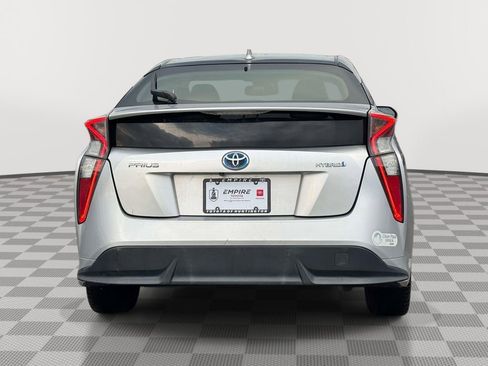 Used 2017 Toyota Prius Four Touring FWD image 5