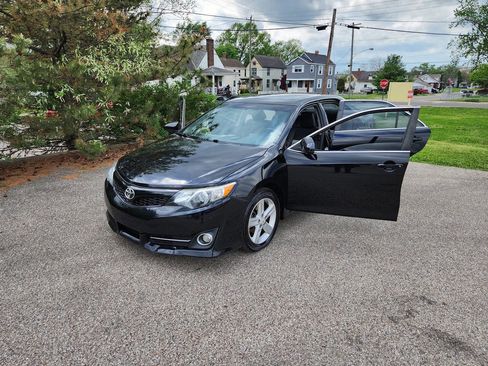 Used 2012 Toyota Camry SE w/ Convenience Pkg image 16