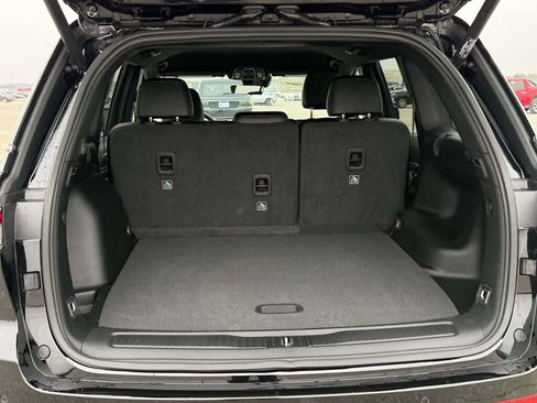 New 2026 Jeep Grand Cherokee Altitude image 24