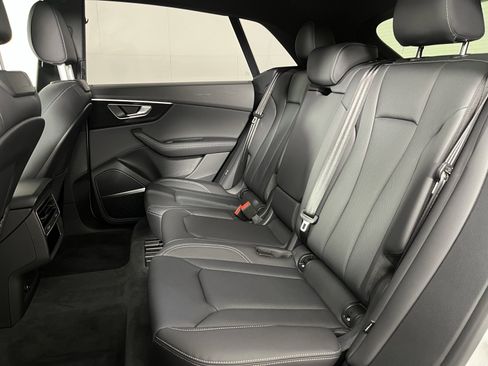 Used 2025 Audi Q8 Premium Plus w/ Premium Plus Package image 22