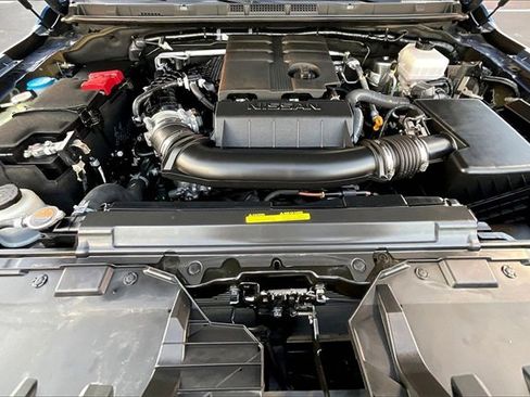 Used 2025 Nissan Frontier SV image 10