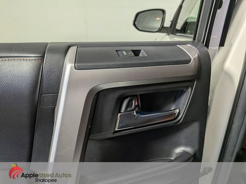 Used 2016 Toyota 4Runner Limited AWD/4WD image 33