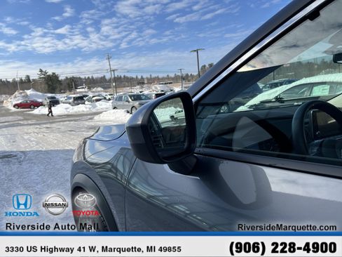 Used 2023 Nissan Rogue SV image 5