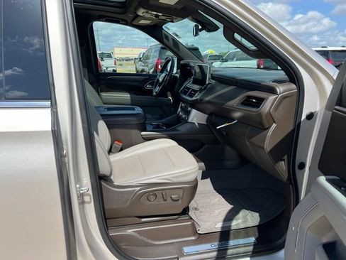 Used 2022 GMC Yukon XL SLT w/ SLT Premium Package AWD/4WD image 39