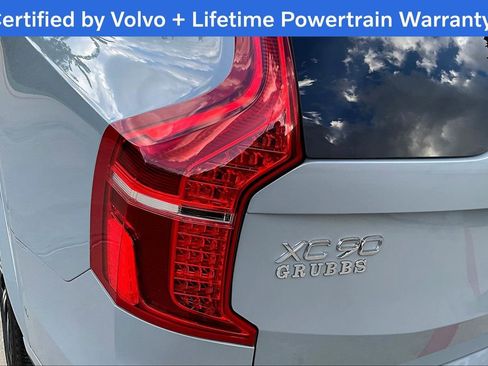 Certified 2025 Volvo XC90 B6 Plus image 40