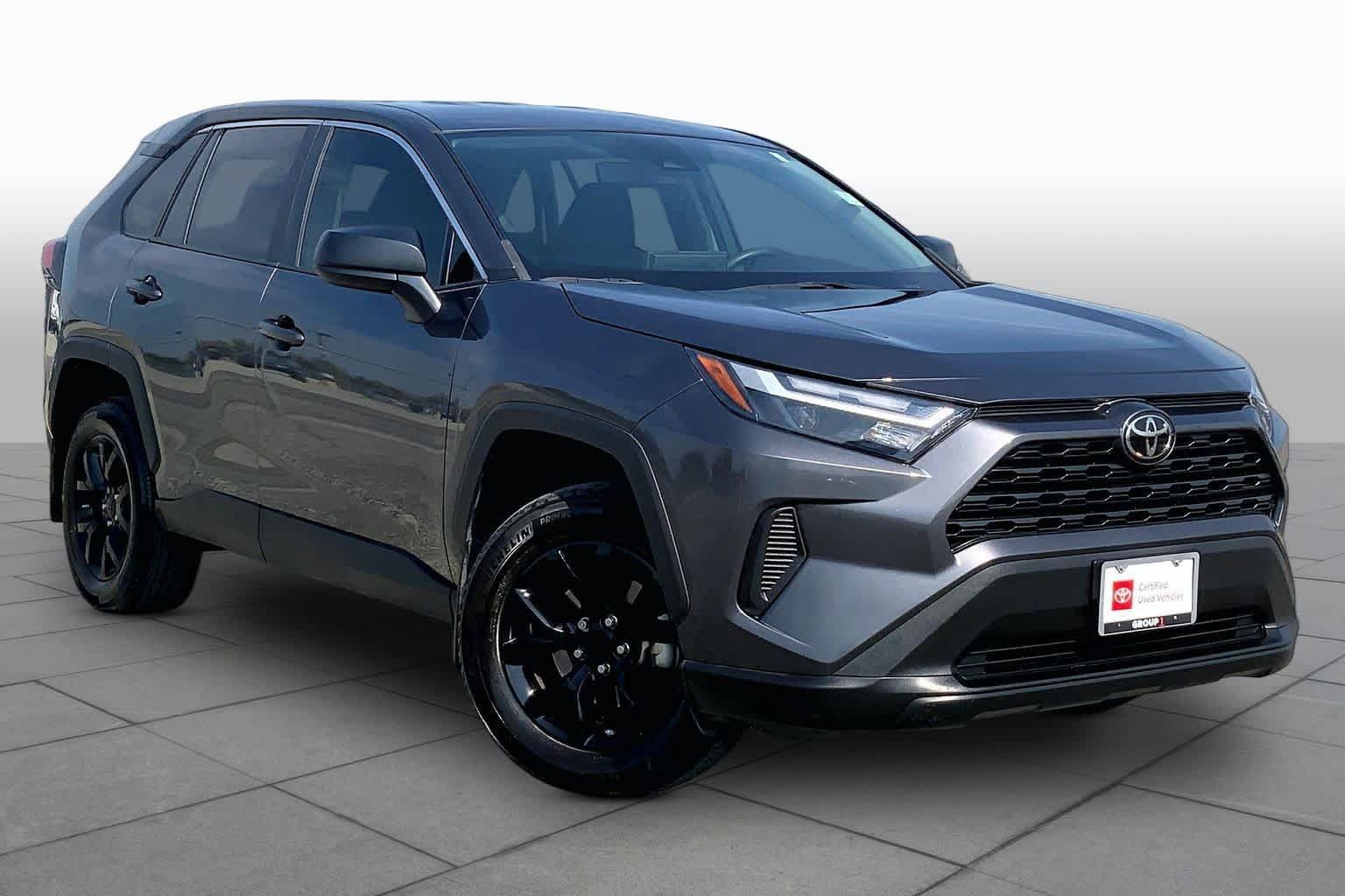 Used 2023 Toyota RAV4 LE FWD image 3