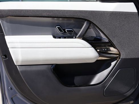 Certified 2023 Land Rover Range Rover Sport SE image 12