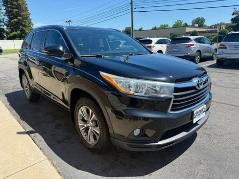 Used 2015 Toyota Highlander XLE image 11
