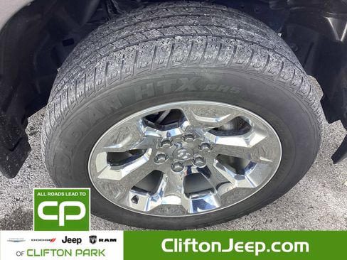 Certified 2018 Chrysler Pacifica Touring-L Plus image 36