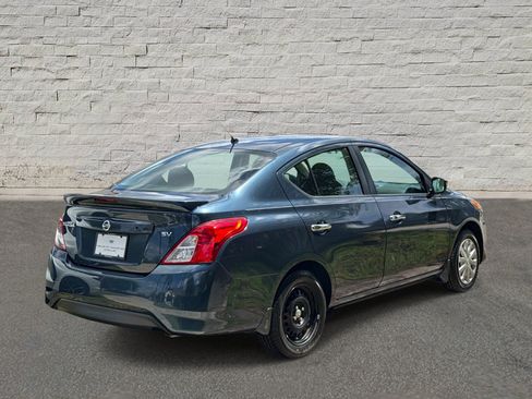 Used 2017 Nissan Versa SV FWD image 4