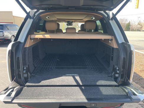 Certified 2024 Land Rover Range Rover SE image 15