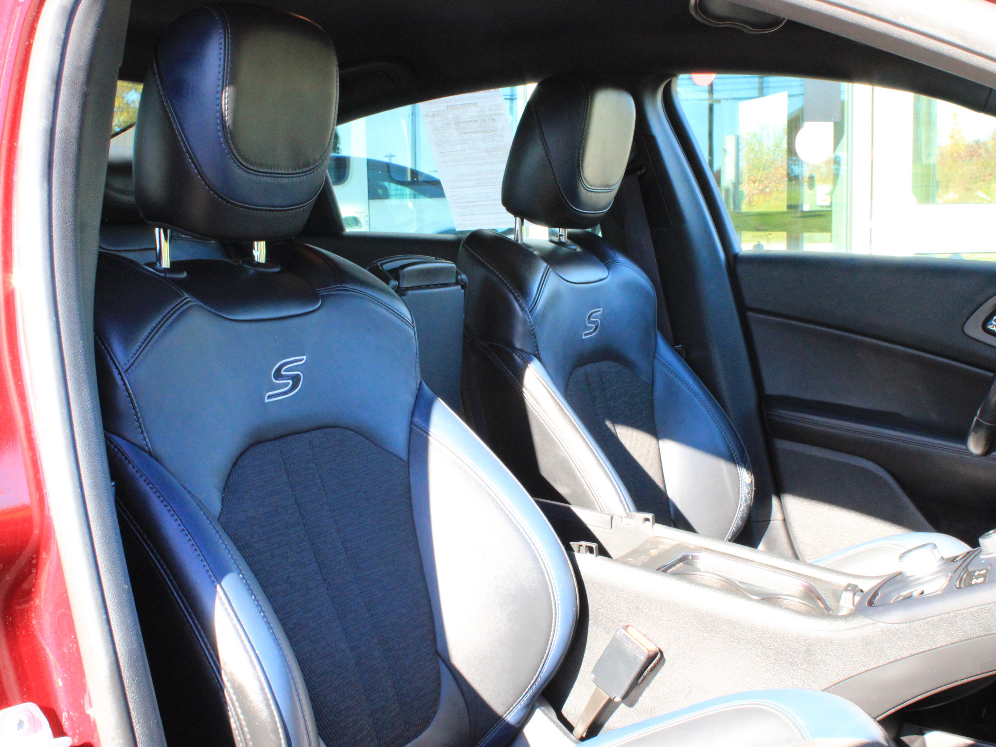 Used 2016 Chrysler 200 S w/ Comfort Group FWD image 23