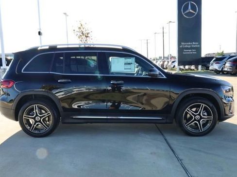 New 2026 Mercedes-Benz GLB 250 image 2