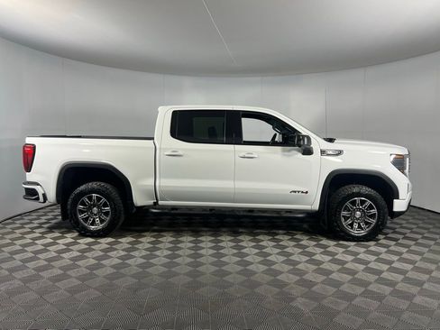 Used 2025 GMC Sierra 1500 AT4 w/ AT4 Premium Package AWD/4WD image 5