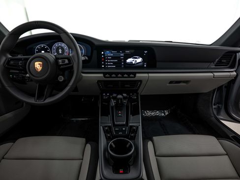 Certified 2025 Porsche 911 Carrera RWD image 15