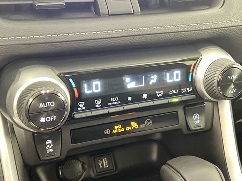 Used 2024 Toyota RAV4 XLE w/ Convenience Package FWD image 26