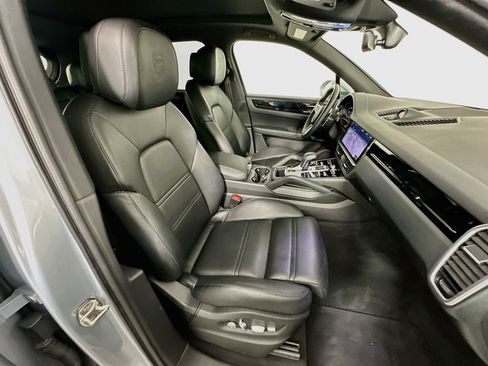 Used 2020 Porsche Cayenne AWD/4WD image 29