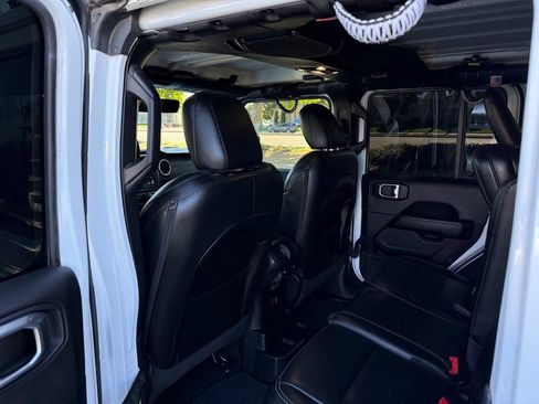 Used 2021 Jeep Wrangler Unlimited Sahara AWD/4WD image 25