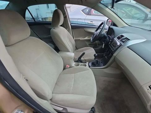 Used 2011 Toyota Corolla S image 9
