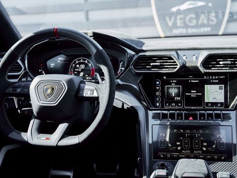 Used 2024 Lamborghini Urus Performante image 65