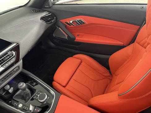 Used 2026 BMW Z4 M40i w/ Premium Package image 11